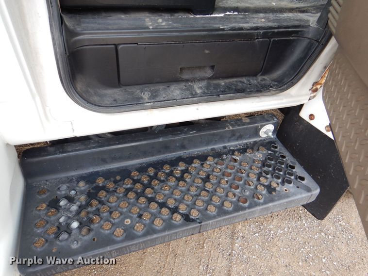 image for item MC9789 2009 Chevrolet C5500  prisoner transport shuttle bus