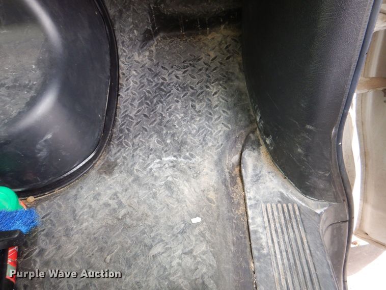 image for item MC9789 2009 Chevrolet C5500  prisoner transport shuttle bus