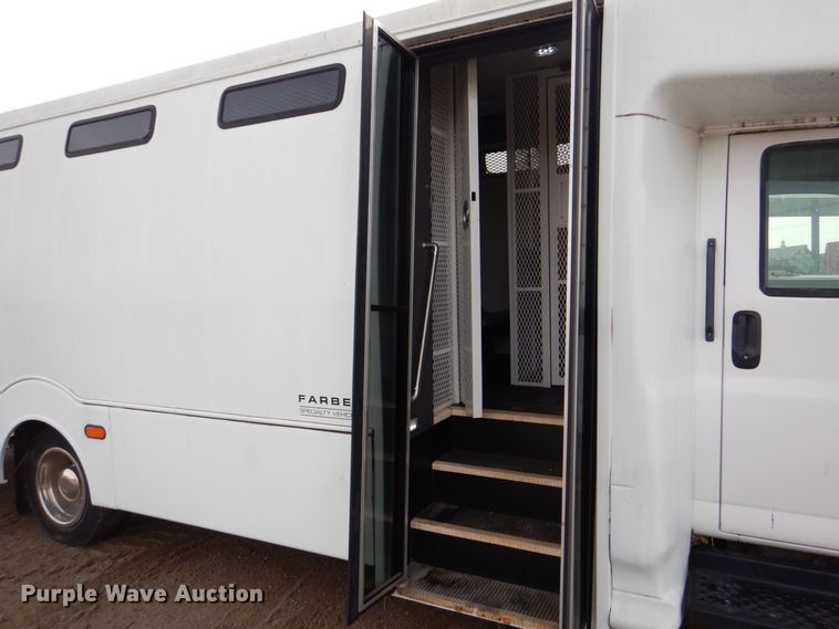 image for item MC9789 2009 Chevrolet C5500  prisoner transport shuttle bus