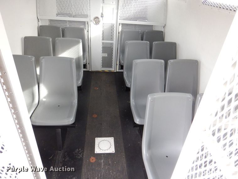 image for item MC9789 2009 Chevrolet C5500  prisoner transport shuttle bus