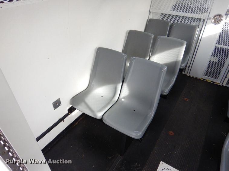 image for item MC9789 2009 Chevrolet C5500  prisoner transport shuttle bus