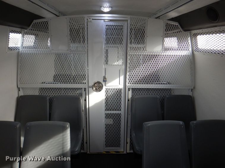 image for item MC9789 2009 Chevrolet C5500  prisoner transport shuttle bus
