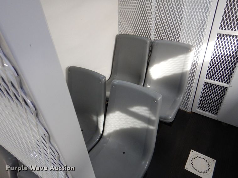 image for item MC9789 2009 Chevrolet C5500  prisoner transport shuttle bus