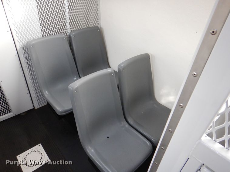 image for item MC9789 2009 Chevrolet C5500  prisoner transport shuttle bus