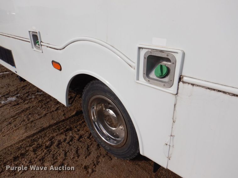 image for item MC9789 2009 Chevrolet C5500  prisoner transport shuttle bus