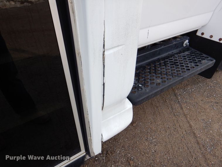 image for item MC9789 2009 Chevrolet C5500  prisoner transport shuttle bus