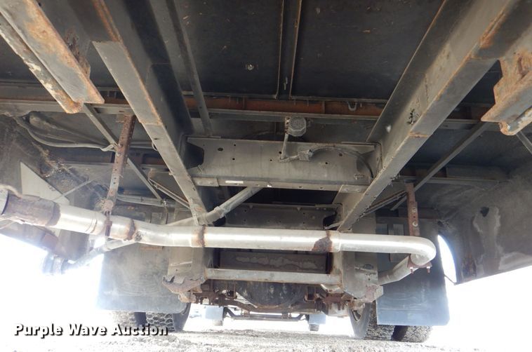 image for item MC9789 2009 Chevrolet C5500  prisoner transport shuttle bus