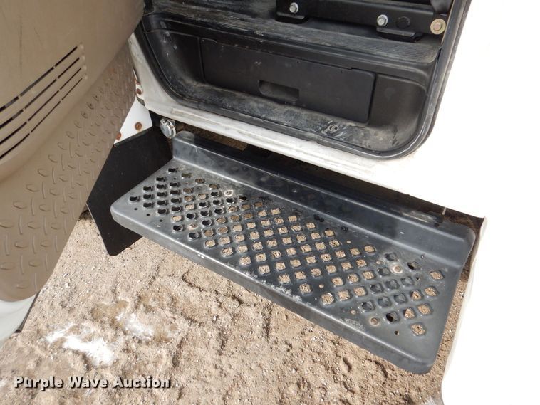 image for item MC9789 2009 Chevrolet C5500  prisoner transport shuttle bus