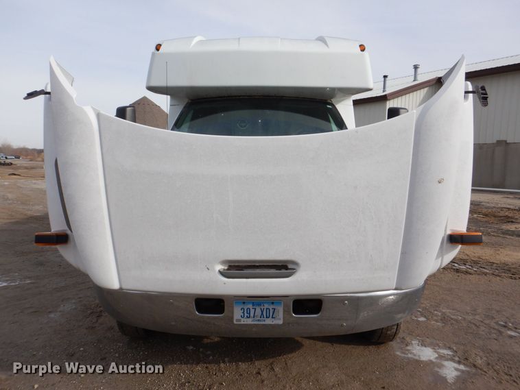 image for item MC9789 2009 Chevrolet C5500  prisoner transport shuttle bus