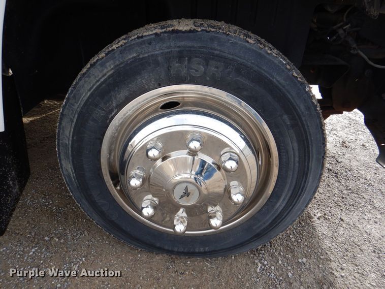 image for item MC9789 2009 Chevrolet C5500  prisoner transport shuttle bus