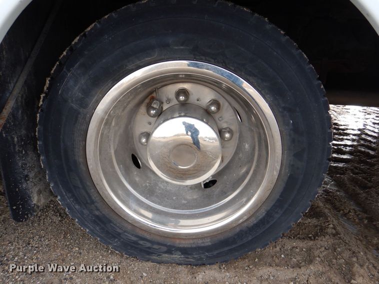 image for item MC9789 2009 Chevrolet C5500  prisoner transport shuttle bus