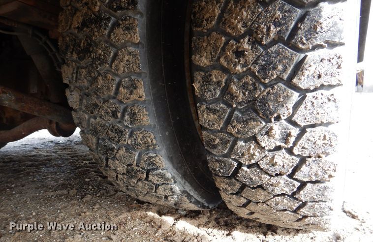 image for item MC9789 2009 Chevrolet C5500  prisoner transport shuttle bus