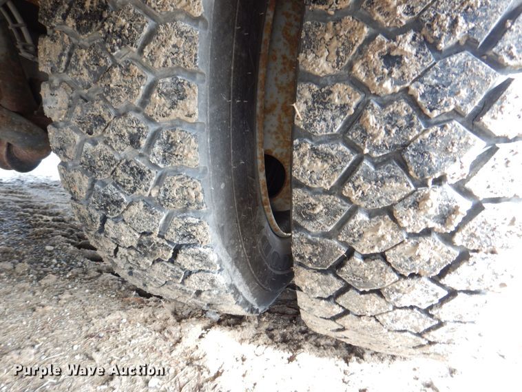 image for item MC9789 2009 Chevrolet C5500  prisoner transport shuttle bus