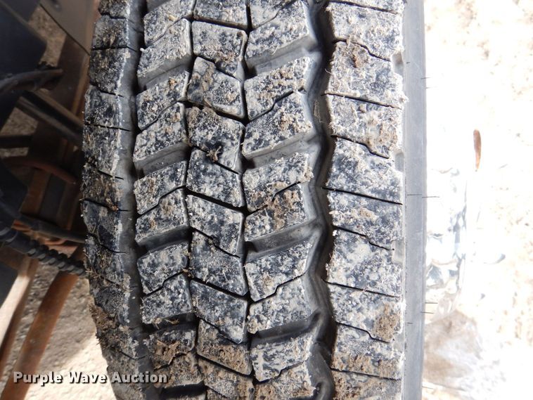 image for item MC9789 2009 Chevrolet C5500  prisoner transport shuttle bus