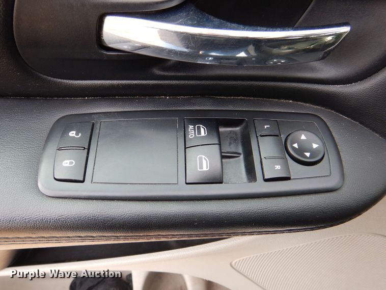 image for item MC9790 2016 Dodge Grand Caravan SE  van