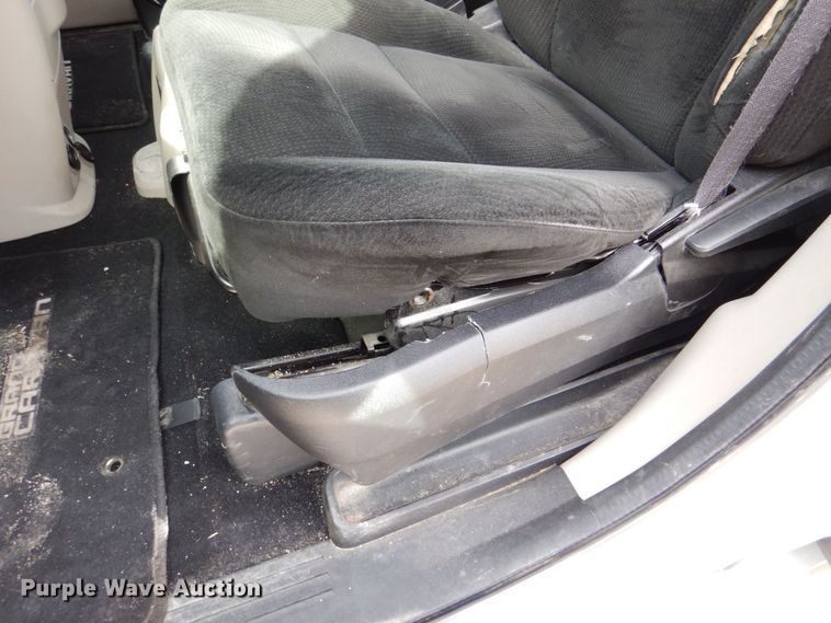 image for item MC9790 2016 Dodge Grand Caravan SE  van