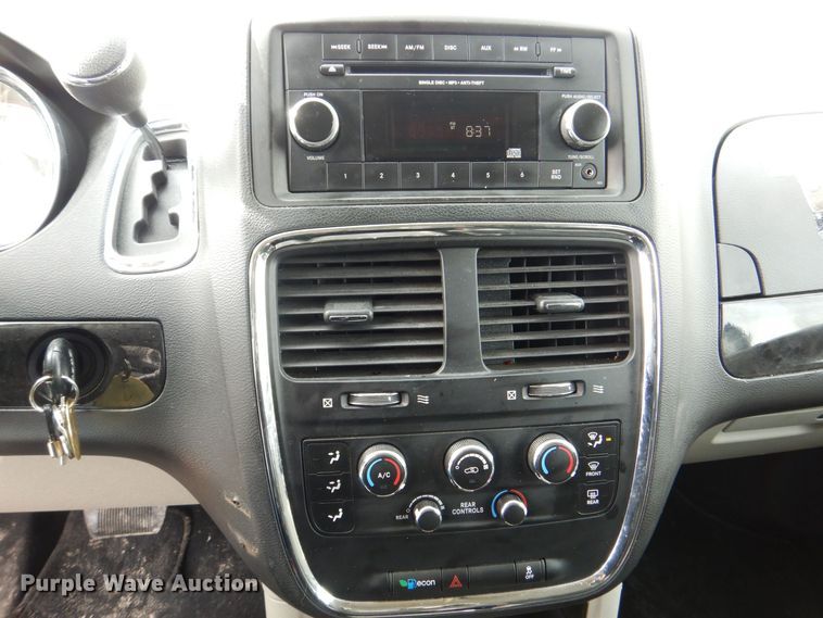 image for item MC9790 2016 Dodge Grand Caravan SE  van