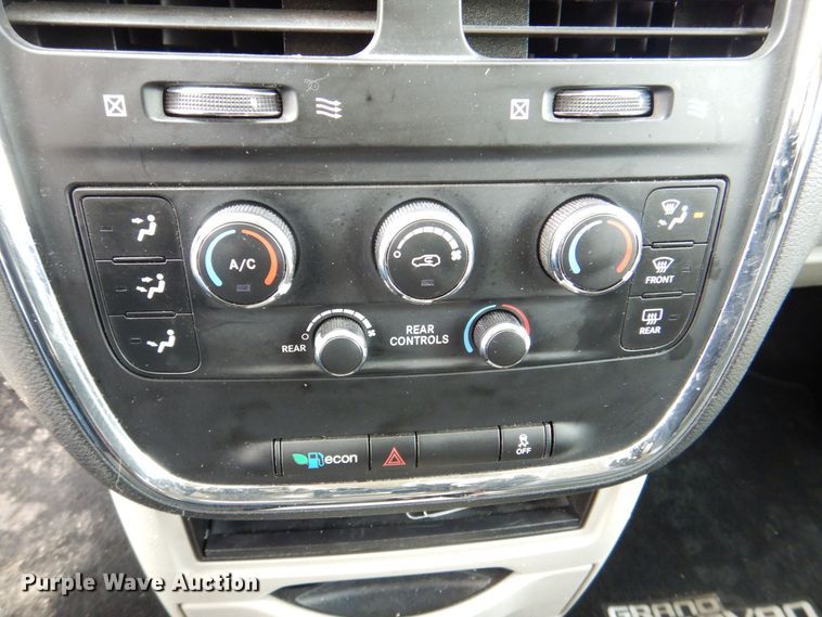 image for item MC9790 2016 Dodge Grand Caravan SE  van