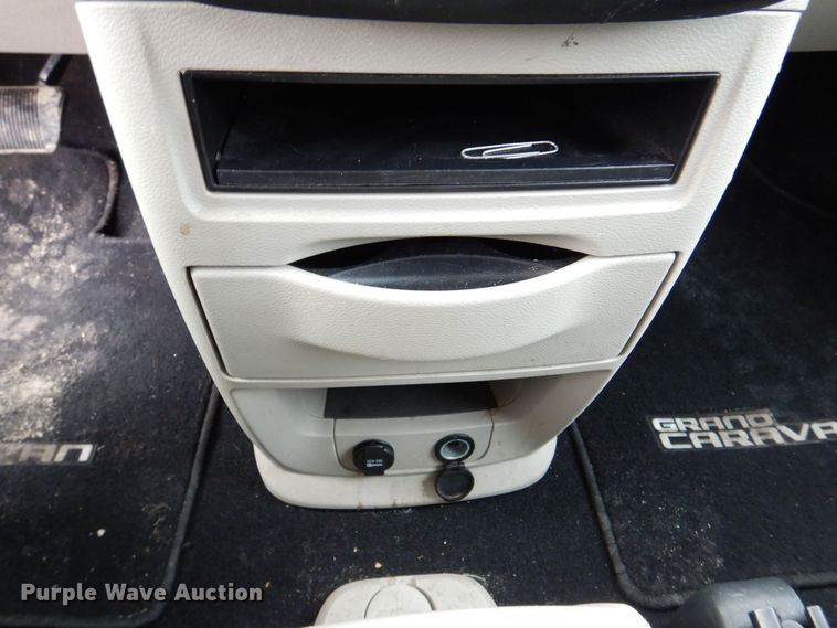 image for item MC9790 2016 Dodge Grand Caravan SE  van