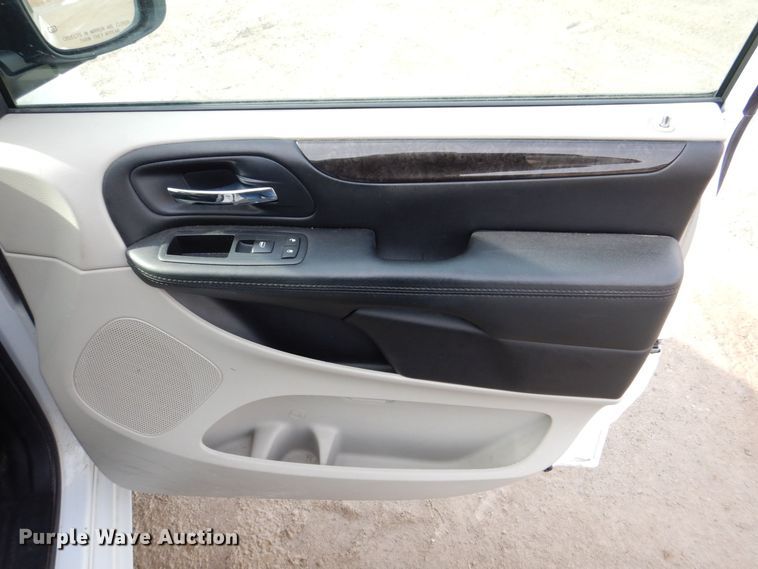 image for item MC9790 2016 Dodge Grand Caravan SE  van