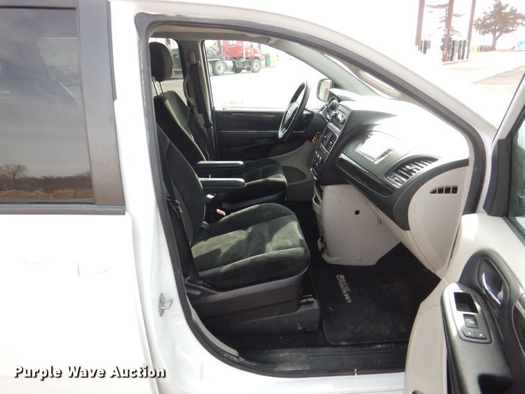 image for item MC9790 2016 Dodge Grand Caravan SE  van