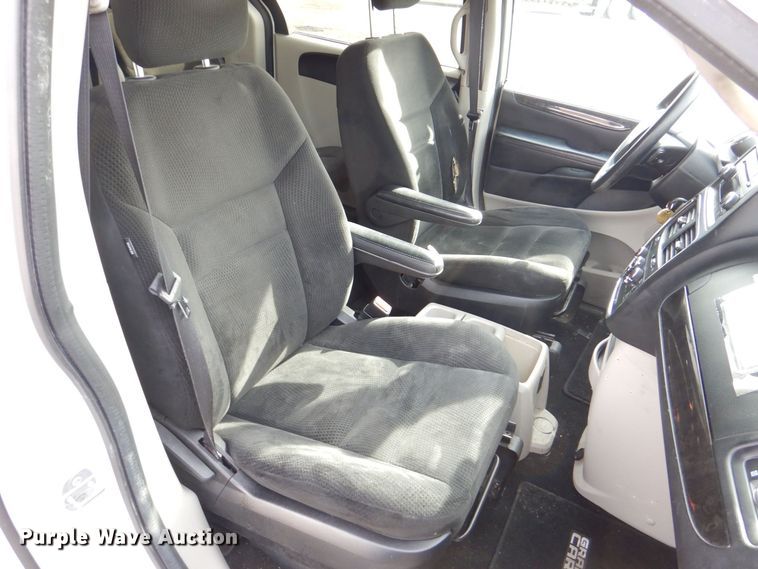 image for item MC9790 2016 Dodge Grand Caravan SE  van