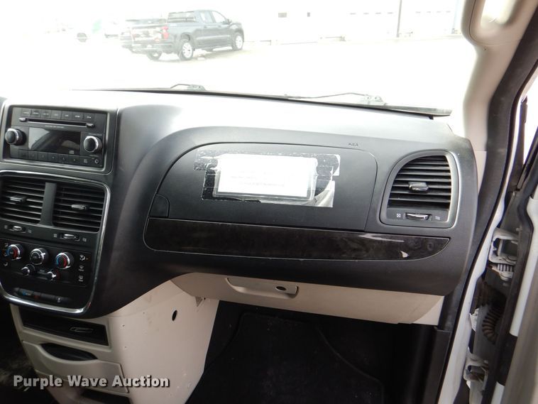 image for item MC9790 2016 Dodge Grand Caravan SE  van