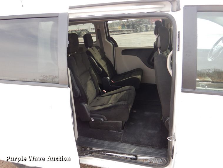 image for item MC9790 2016 Dodge Grand Caravan SE  van