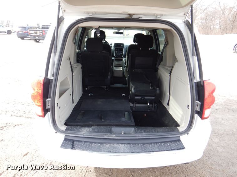 image for item MC9790 2016 Dodge Grand Caravan SE  van