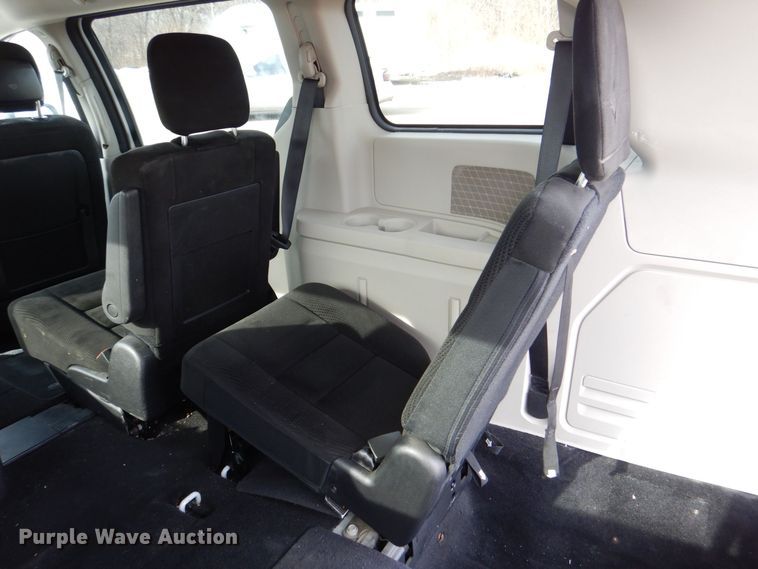 image for item MC9790 2016 Dodge Grand Caravan SE  van