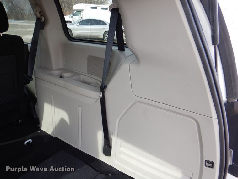 image for item MC9790 2016 Dodge Grand Caravan SE  van
