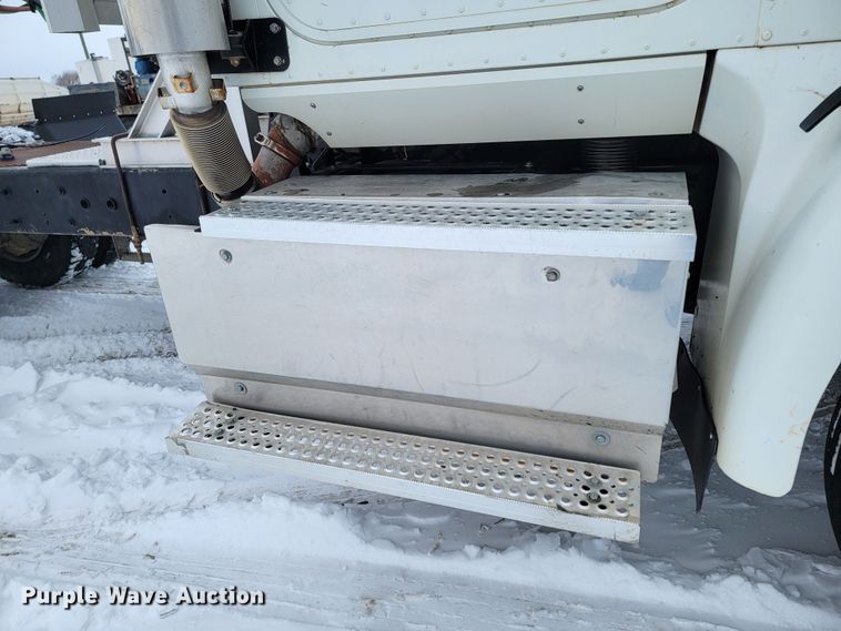 image for item ME9670 2015 International 5900i  semi truck