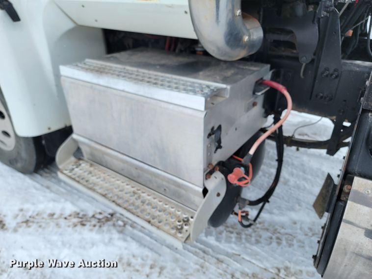 image for item ME9670 2015 International 5900i  semi truck