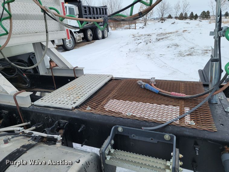 image for item ME9670 2015 International 5900i  semi truck