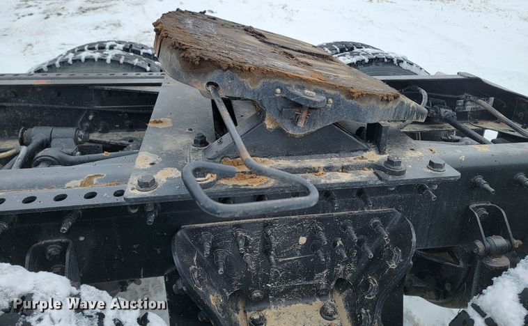 image for item ME9670 2015 International 5900i  semi truck