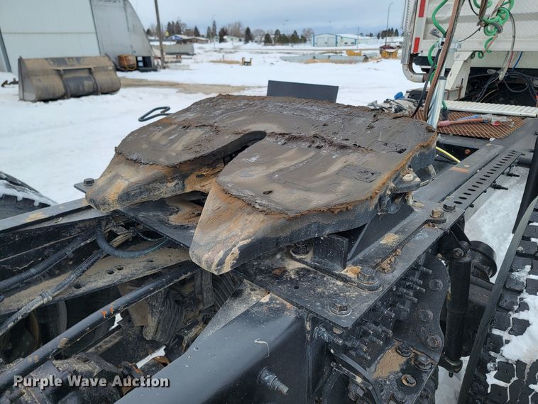 image for item ME9670 2015 International 5900i  semi truck