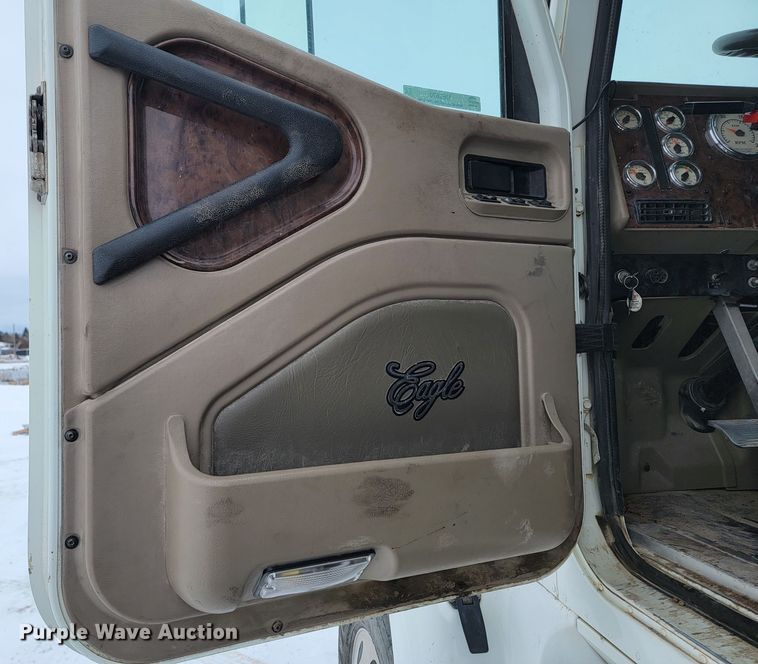 image for item ME9670 2015 International 5900i  semi truck