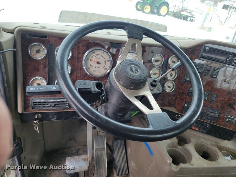 image for item ME9670 2015 International 5900i  semi truck