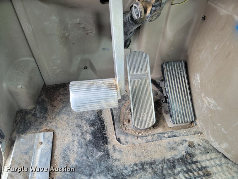 image for item ME9670 2015 International 5900i  semi truck