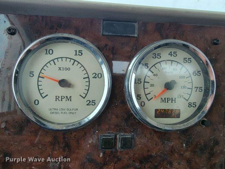 image for item ME9670 2015 International 5900i  semi truck