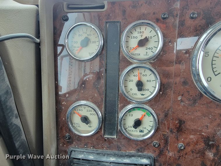 image for item ME9670 2015 International 5900i  semi truck