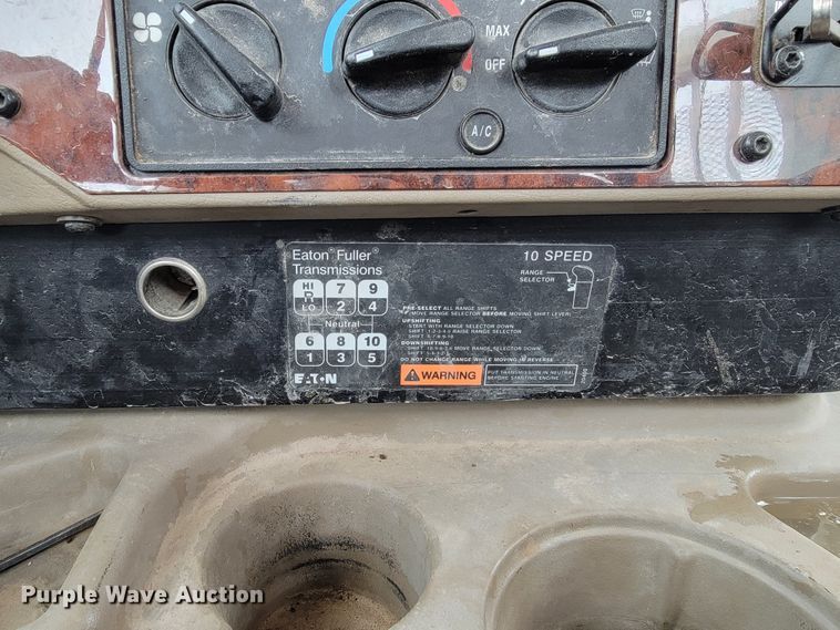 image for item ME9670 2015 International 5900i  semi truck