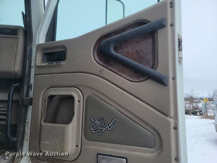 image for item ME9670 2015 International 5900i  semi truck