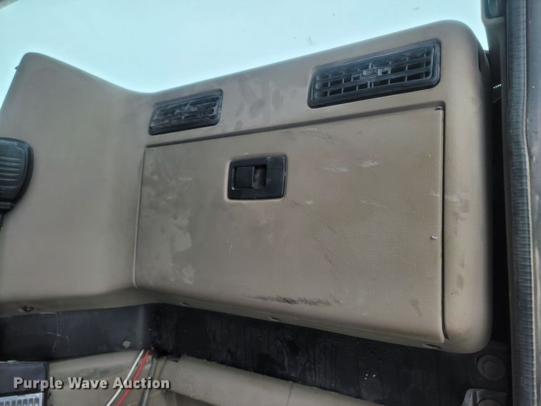 image for item ME9670 2015 International 5900i  semi truck