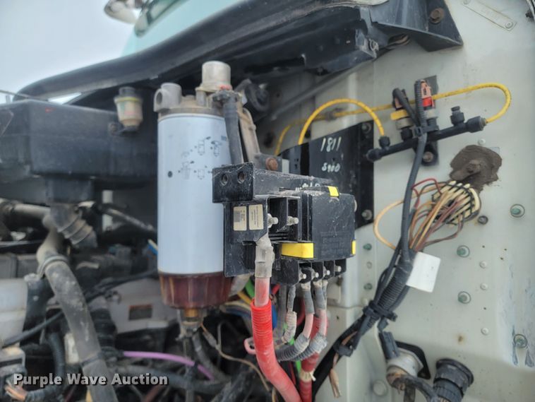 image for item ME9670 2015 International 5900i  semi truck