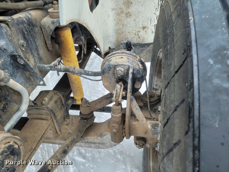 image for item ME9670 2015 International 5900i  semi truck