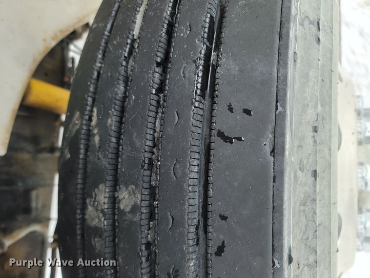 image for item ME9670 2015 International 5900i  semi truck