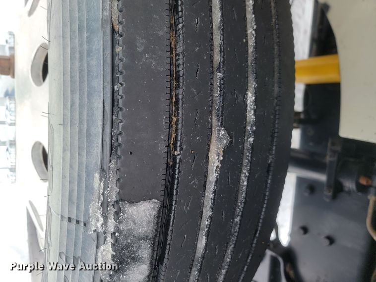 image for item ME9670 2015 International 5900i  semi truck