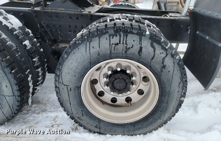 image for item ME9670 2015 International 5900i  semi truck