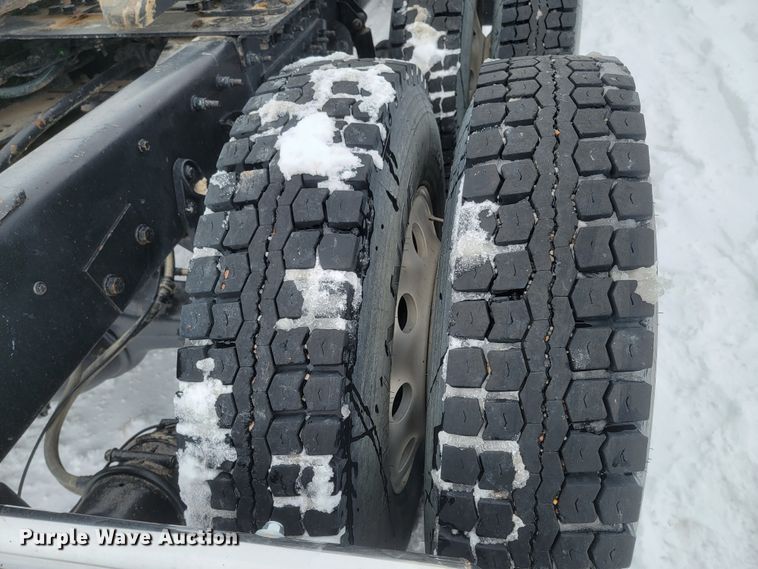 image for item ME9670 2015 International 5900i  semi truck